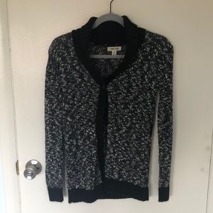Girls wrap sweater black and white